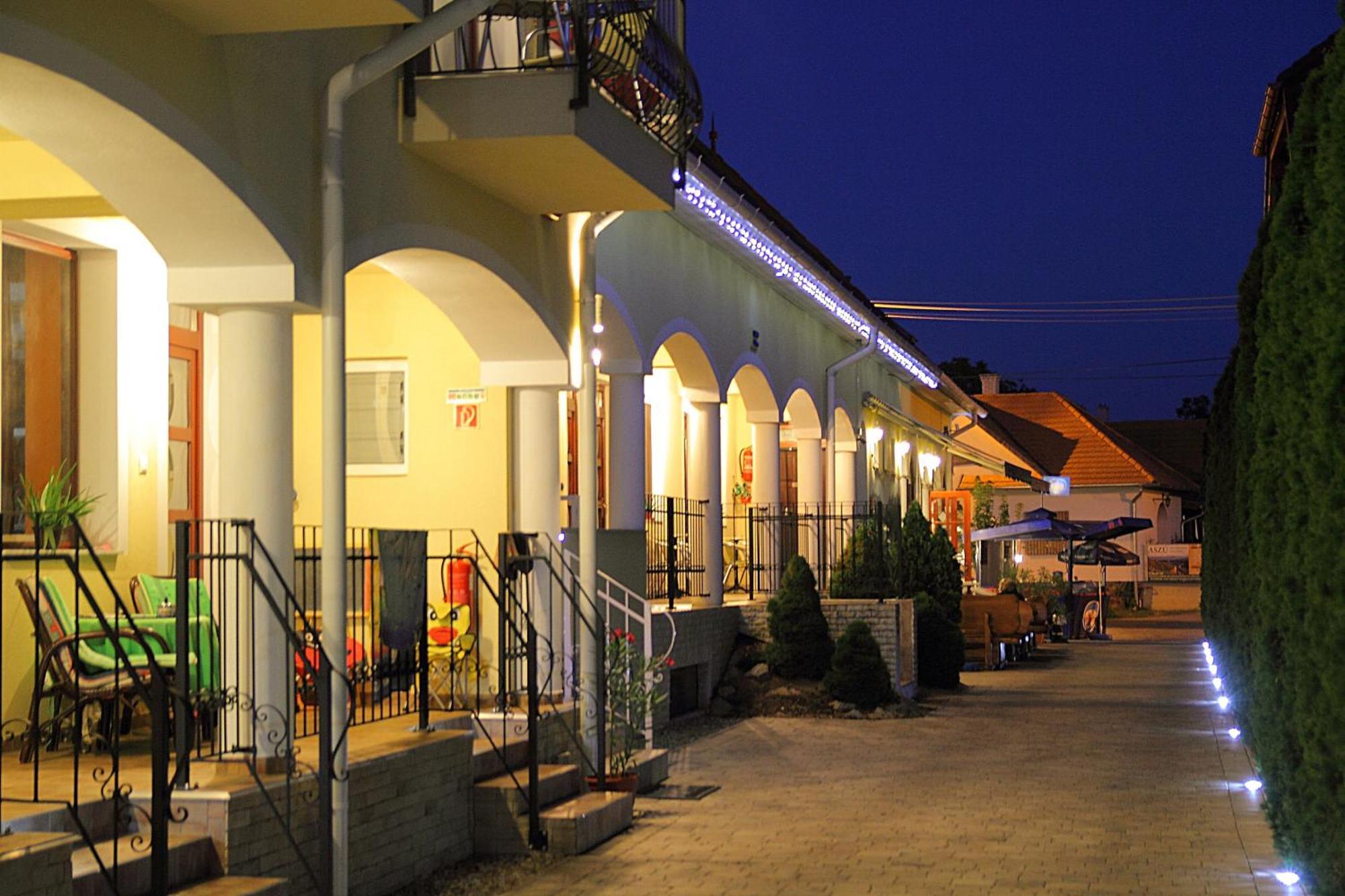 Bajor Panzio Buek-Buekfuerdo, Adults Friendly 12 Plus Exterior photo
